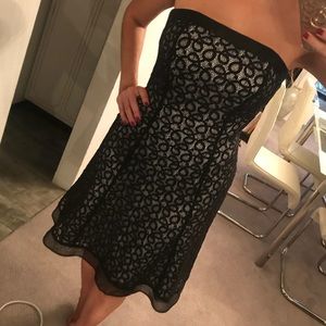 ◼️◽️ Strapless Black and White Lace Dress WHBM 💫
